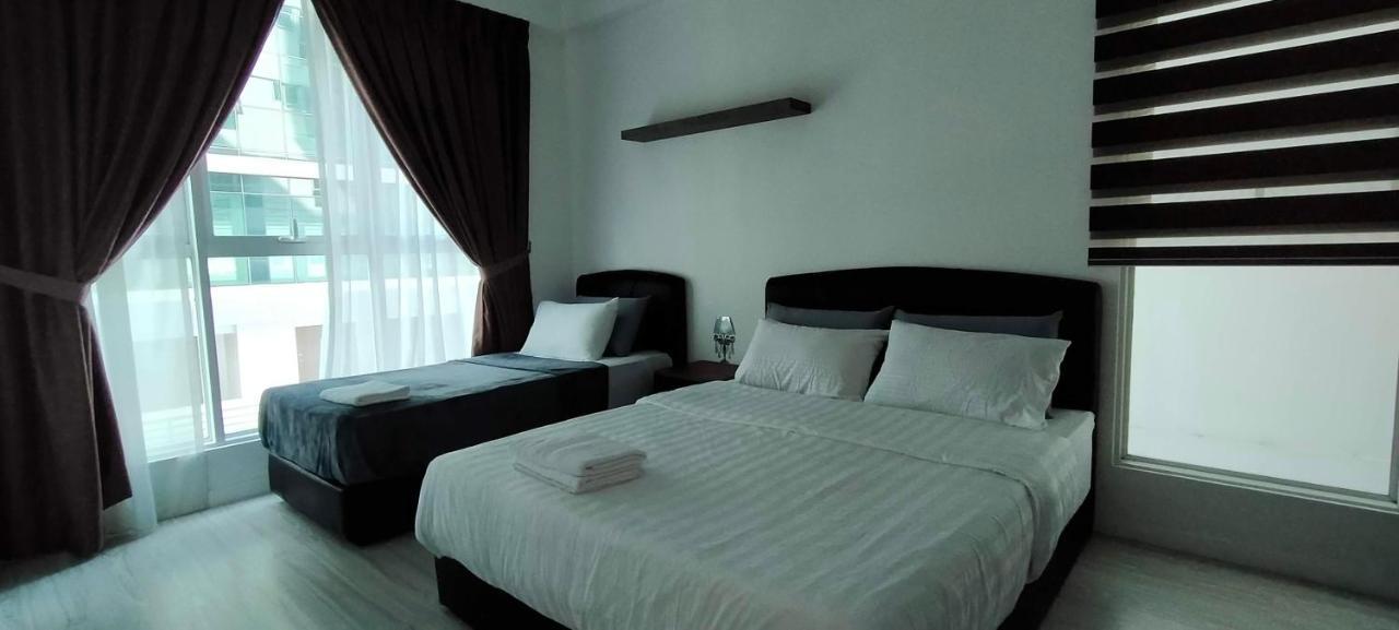 Sutera Avenue Kota Kinabalu Apartamento Exterior foto