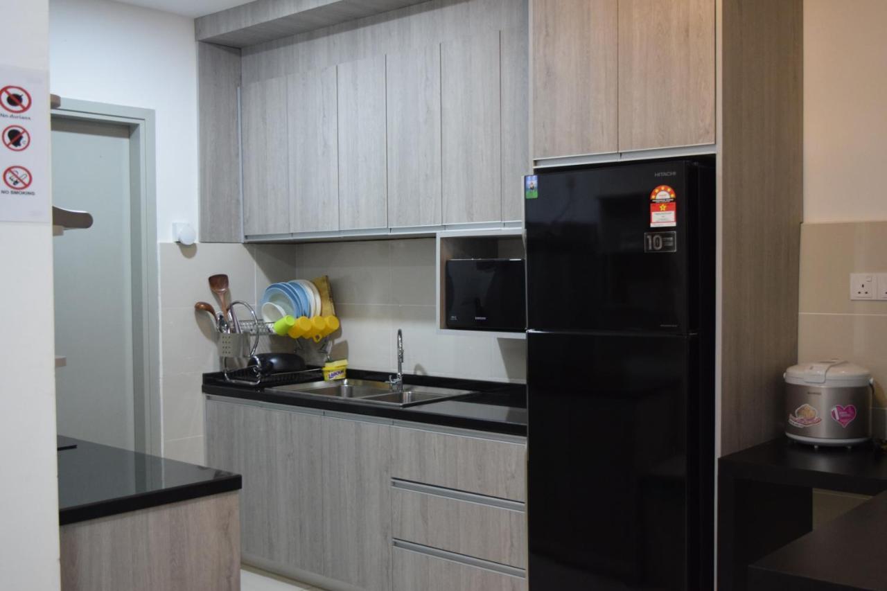 Sutera Avenue Kota Kinabalu Apartamento Exterior foto