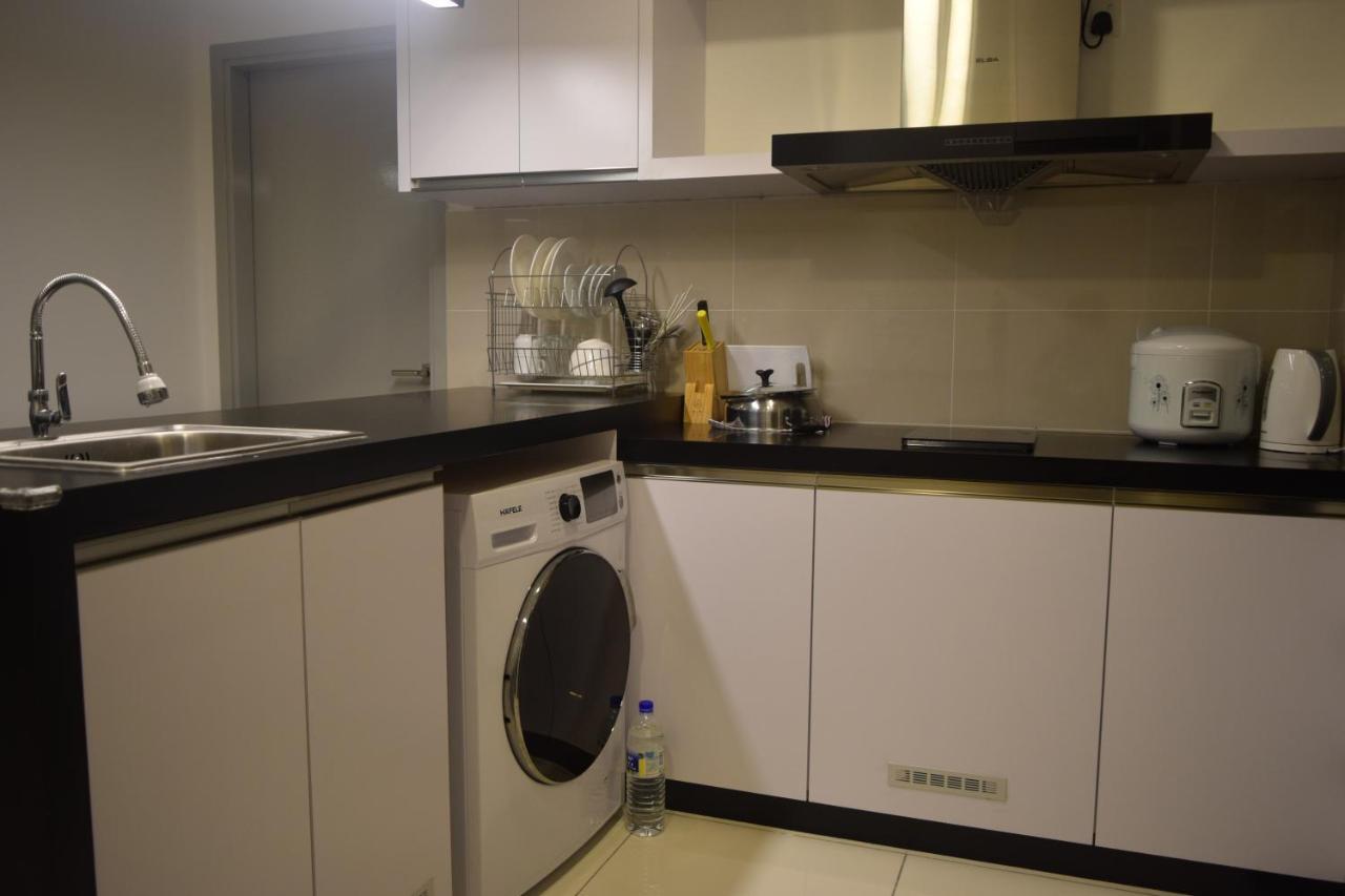 Sutera Avenue Kota Kinabalu Apartamento Exterior foto