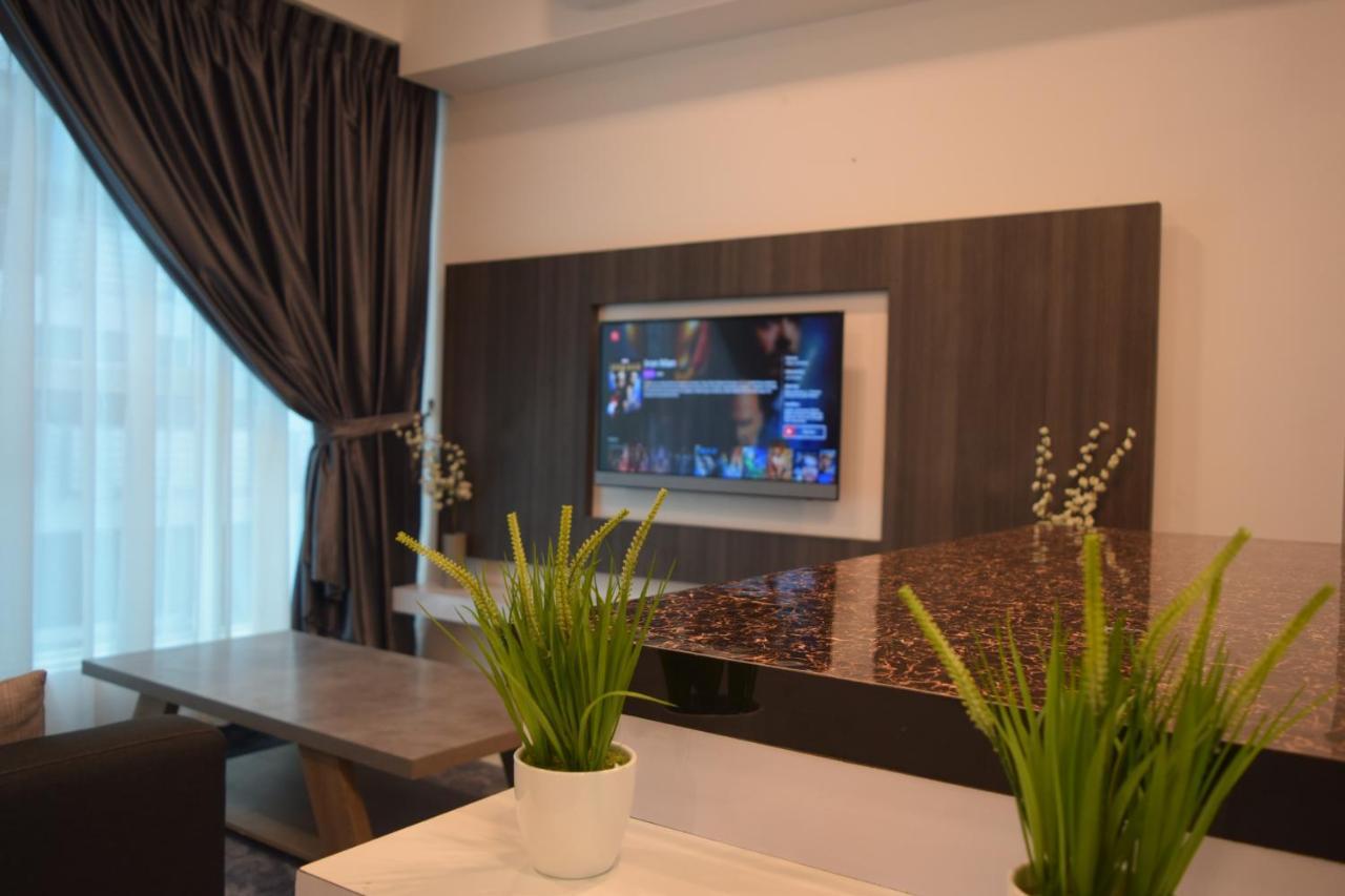 Sutera Avenue Kota Kinabalu Apartamento Exterior foto