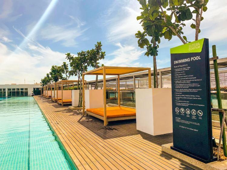 Sutera Avenue Kota Kinabalu Apartamento Exterior foto
