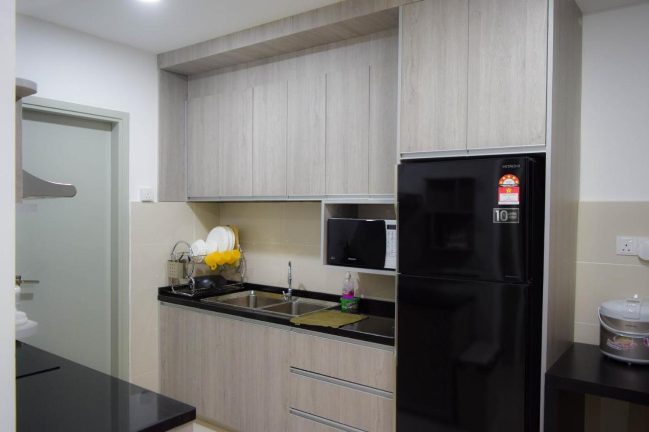 Sutera Avenue Kota Kinabalu Apartamento Exterior foto
